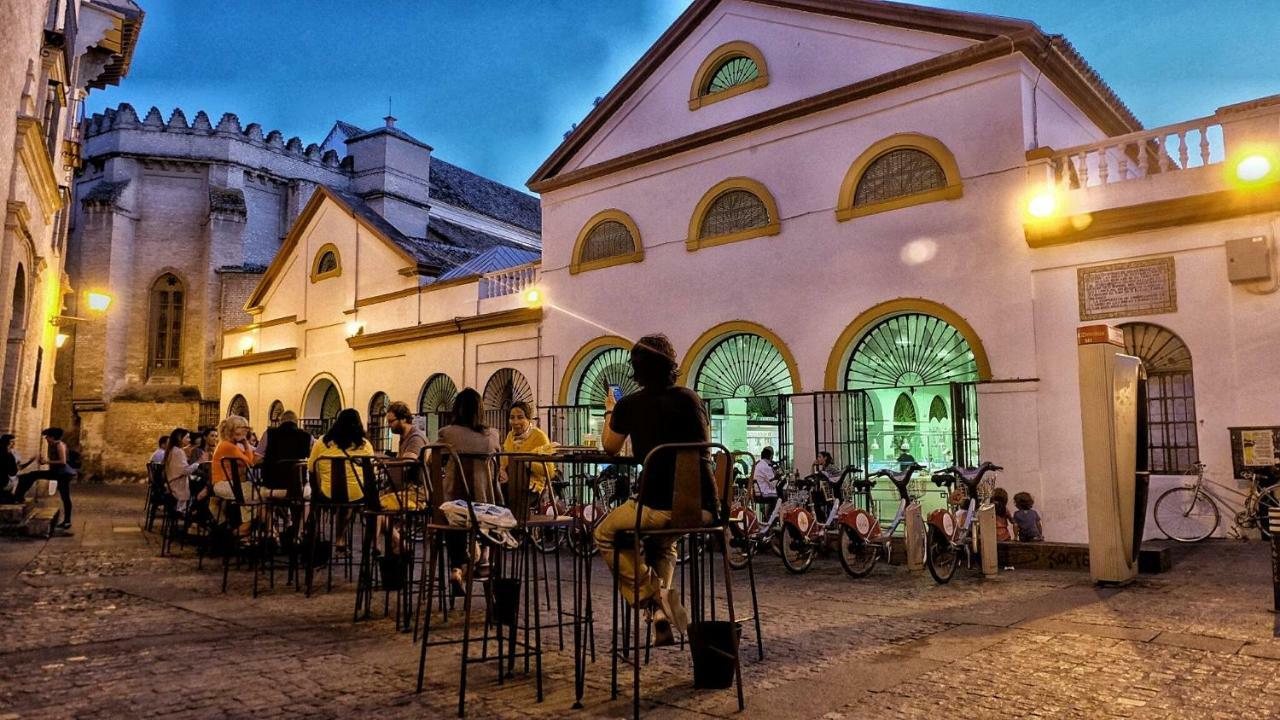 Pasaje Amores Iz. - Tranquilidad Y Vida Cultural En Centro Sevilla 4Px Bagian luar foto