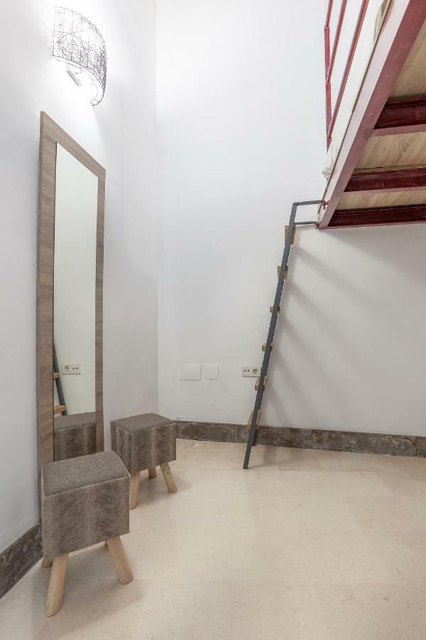 Pasaje Amores Iz. - Tranquilidad Y Vida Cultural En Centro Sevilla 4Px Bagian luar foto